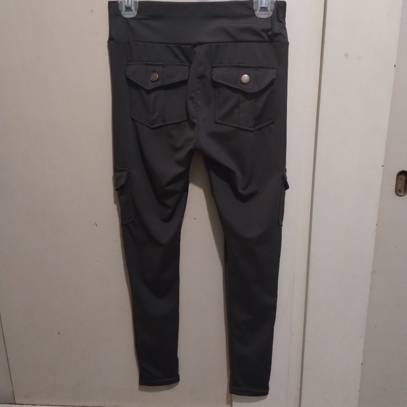 Gray Cargo Pocket Leggings - Picture 2 of 5